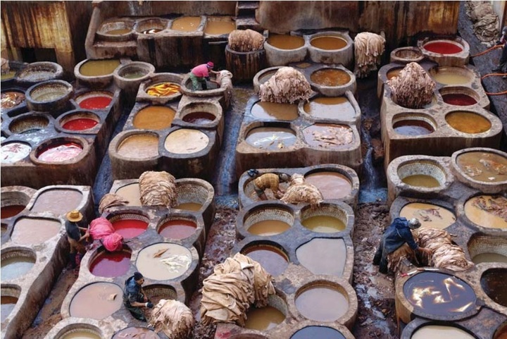 Verven van leer in Marokko